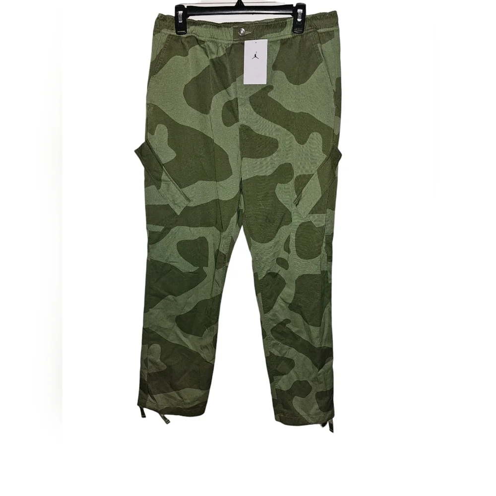Nike Jordan Essentials Chicago Elephant Print Camo Cargo Pants FD7455-340 Size L